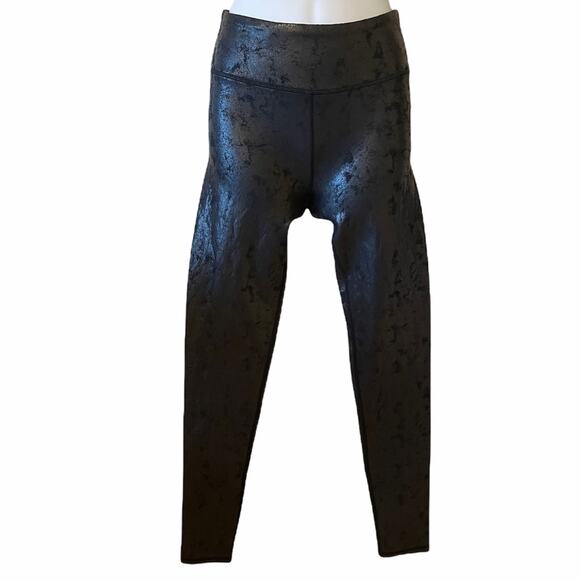 NWT Fabletics Salar black leggings printed - Picture 1 of 5